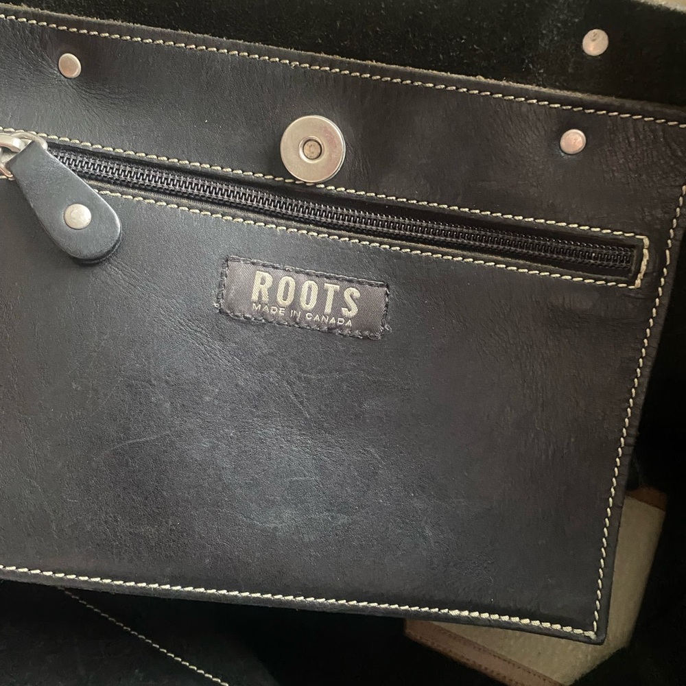 Roots leather purse, black quality 100% Italian leather bag, made in Canada - Picture 4 of 6